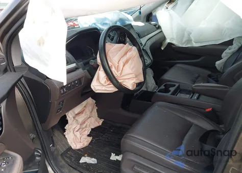 2021 Honda Odyssey Touring z USA, uszkodzony, nr VIN 5FNRL6H84MB002272